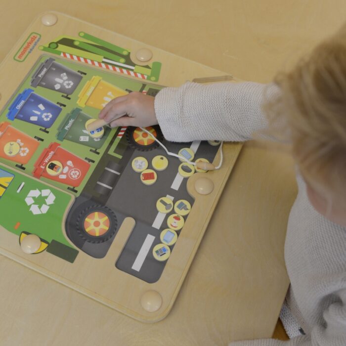 MASTERKIDZ Tablica Magnetyczna Segregowanie Odpadów Ciężarówka do Recyklingu Montessori - obrazek 2