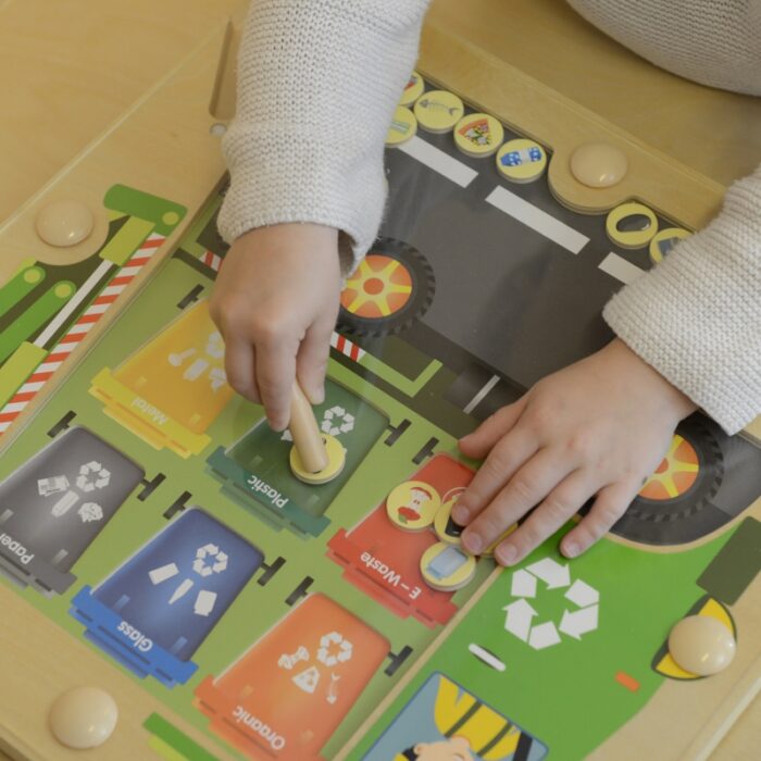 MASTERKIDZ Tablica Magnetyczna Segregowanie Odpadów Ciężarówka do Recyklingu Montessori - obrazek 5