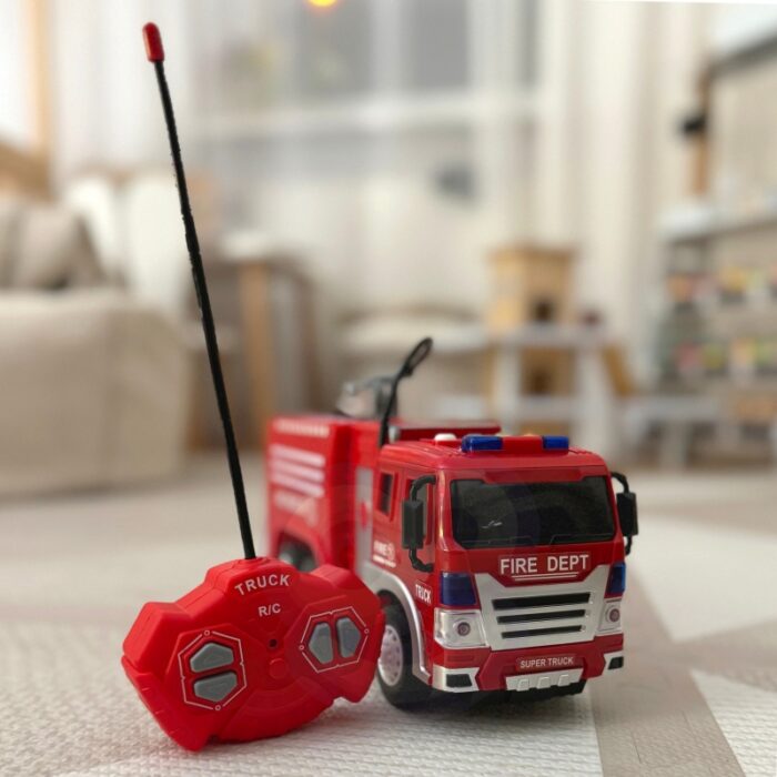 WOOPIE Zdalnie Sterowane Auto Wóz Strażacki RC Funkcja Pryskania Wodą - obrazek 3