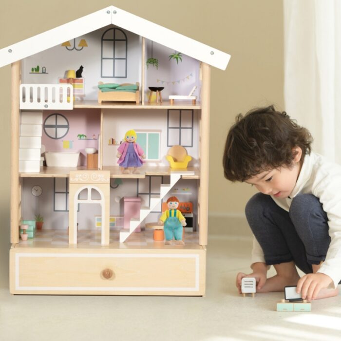 Classic World Duży Drewniany Domek dla Lalek 2 Figurki NATURALNE DREWNO 28 el. - obrazek 4