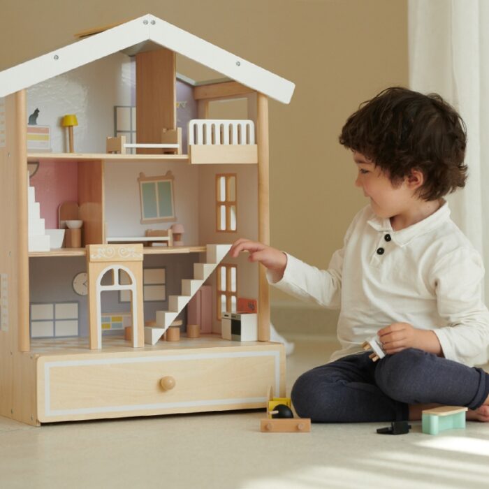 Classic World Duży Drewniany Domek dla Lalek 2 Figurki NATURALNE DREWNO 28 el. - obrazek 5