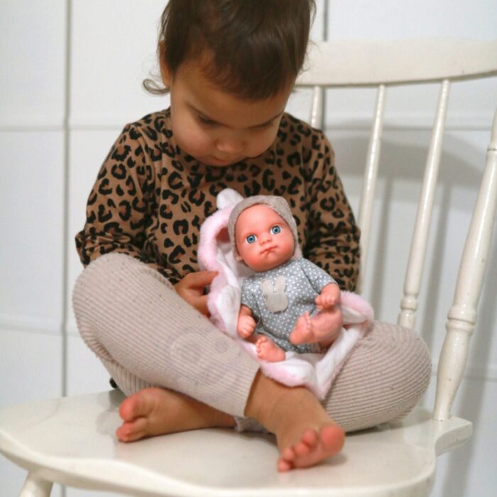 WOOPIE ROYAL Pierwsza Lalka Bobas z Kocykiem Króliczkiem 23 cm - obrazek 4