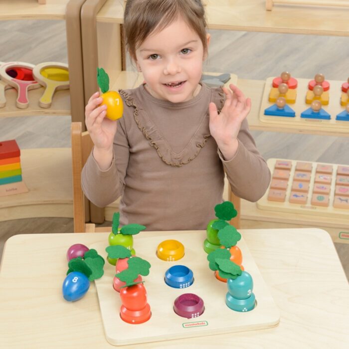 MASTERKIDZ Tablica Edukacyjna Warzywa Nauka Liczb i Kolorów Montessori - obrazek 3