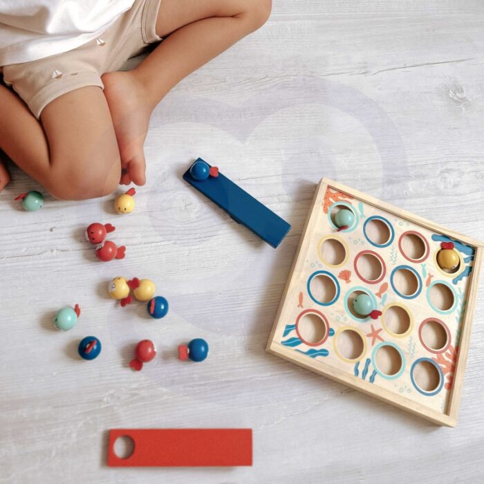 TOOKY TOY Gra dla Dzieci Drewniany Stół Latające Rybki 19 el. - obrazek 4